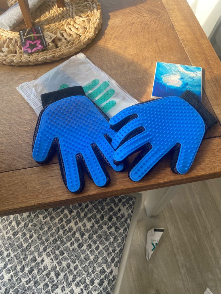 Grooming glove 