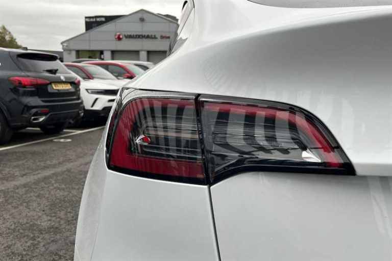 2022 Tesla Model Y Long Range AWD 5dr Auto MPV ELECTRIC Automatic