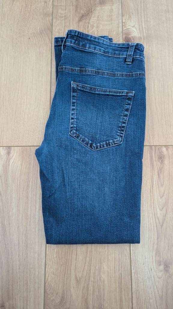 7 x Pairs of Men's Trousers (Mostly Designer & AS NEW) - 30R - incl. HUGO BOSS