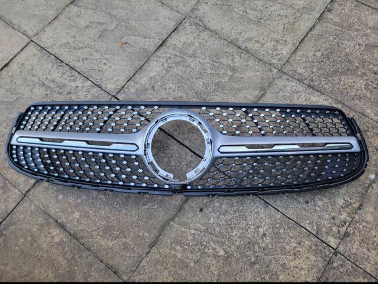 GENUINE MERCEDES GLC X253 Face-lift Grille. 2019-2023