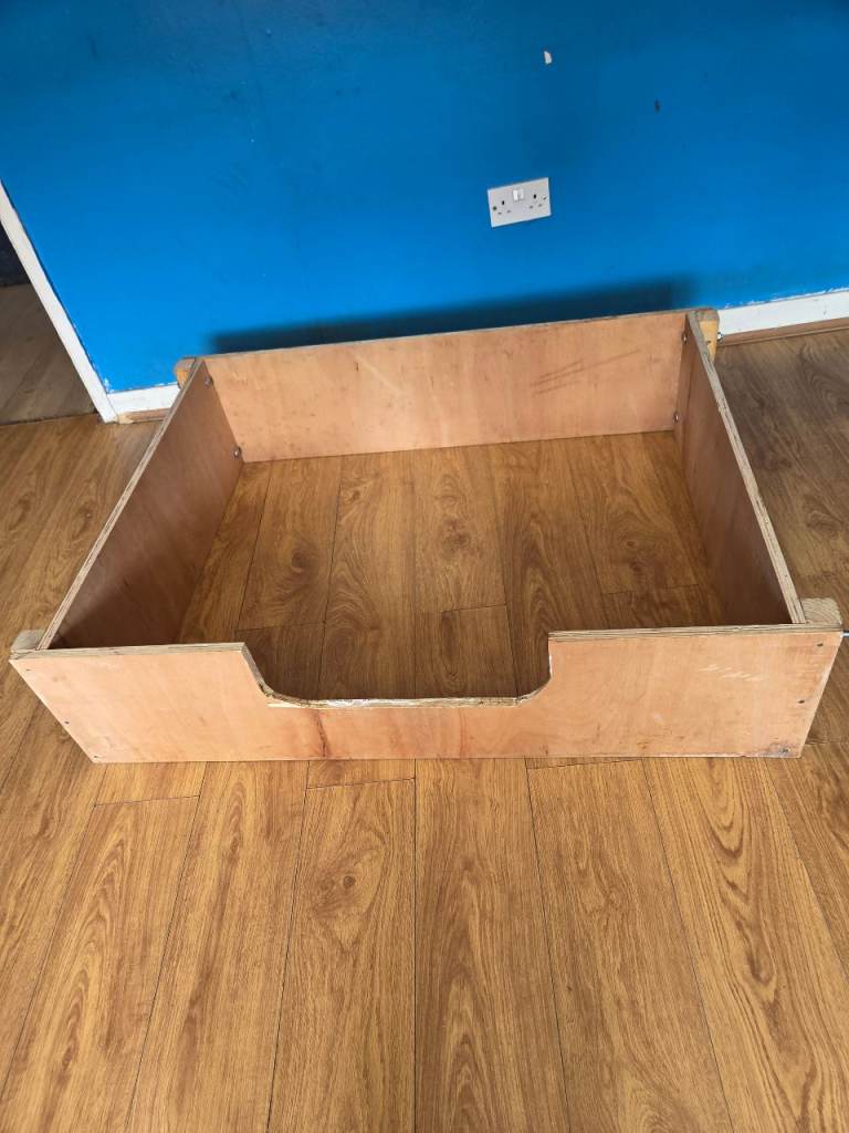 Welping box