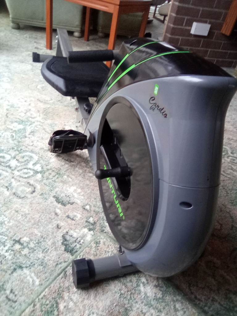 Tunturi R20 rowing machine 
