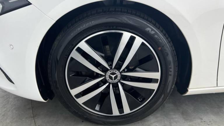 Mercedes-Benz 5-double-spoke alloy wheel finished in high-gloss black with a diamond-cut/high-sheen 