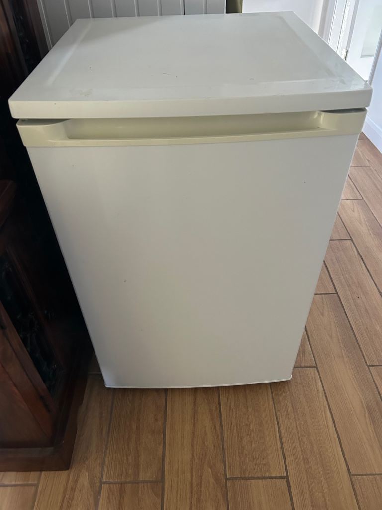 Undercounter fridge 