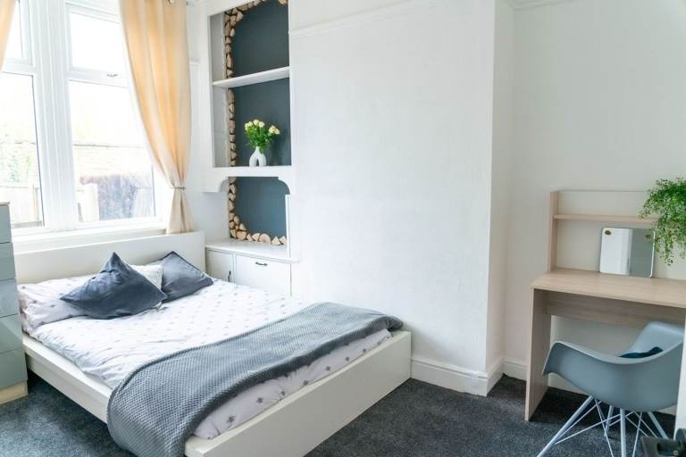 Double Room with private bathroom in a Shared House, Burnley, BB11