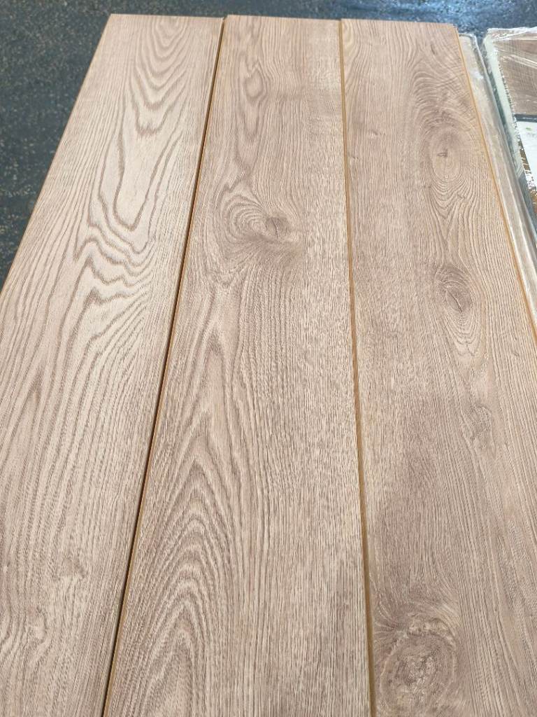 Laminate flooring 12mm 