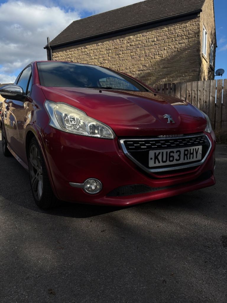 Peugeot 208 GTI  