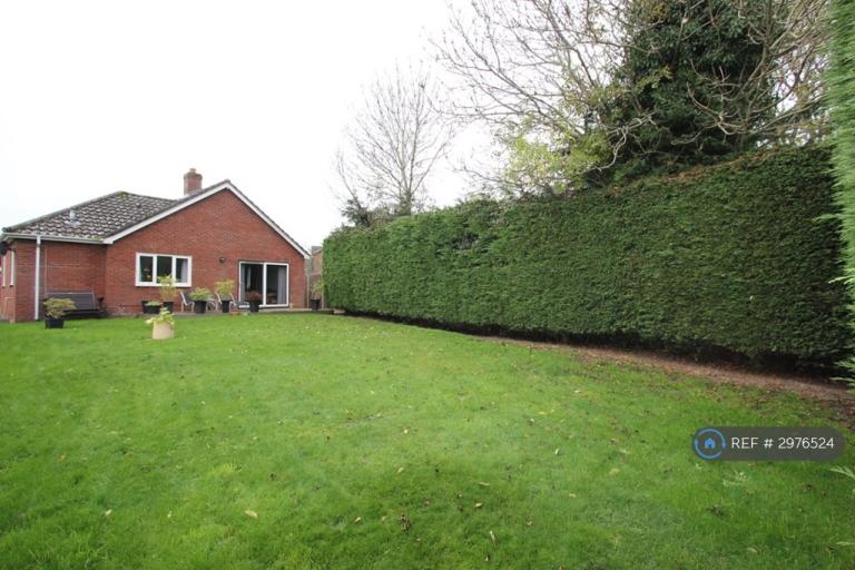 3 bedroom house in Page Close, Norwich, NR14 (3 bed) (#2976524)