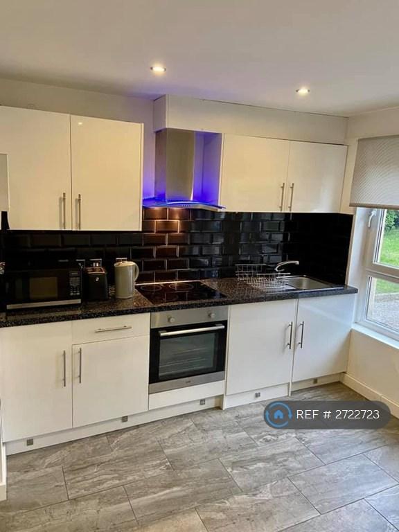 3 bedroom flat in Froghall Road, Aberdeen, AB24 (3 bed) (#2722723)