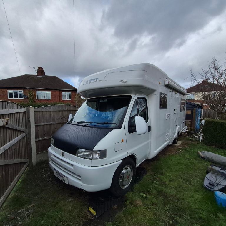 2000 Rear Lounge Swift Kon-Tiki