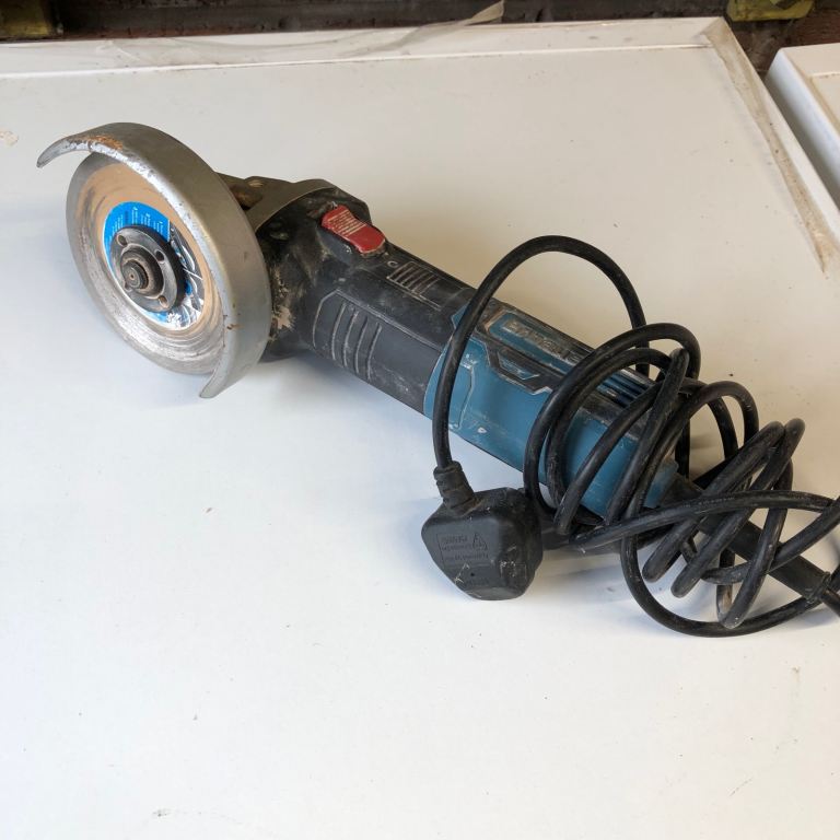 Erbauer EAG900 angle grinder