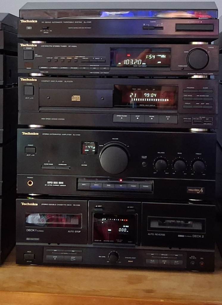 Technics Stereo System with Speakers – Good Condition
