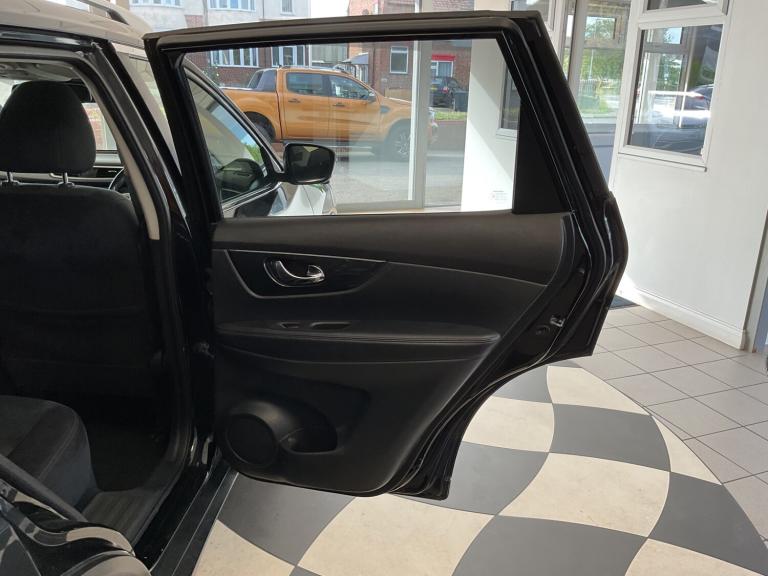 2016 Nissan X-Trail 1.6 dCi N-Vision 5dr [7 Seat] ESTATE Diesel Manual