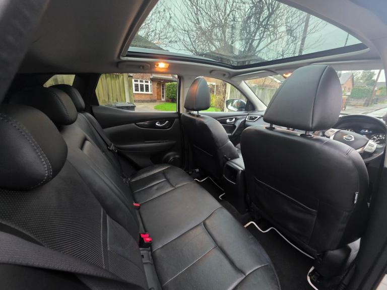 2015 Nissan Qashqai 1.5 dCi Tekna 5dr HATCHBACK Diesel Manual