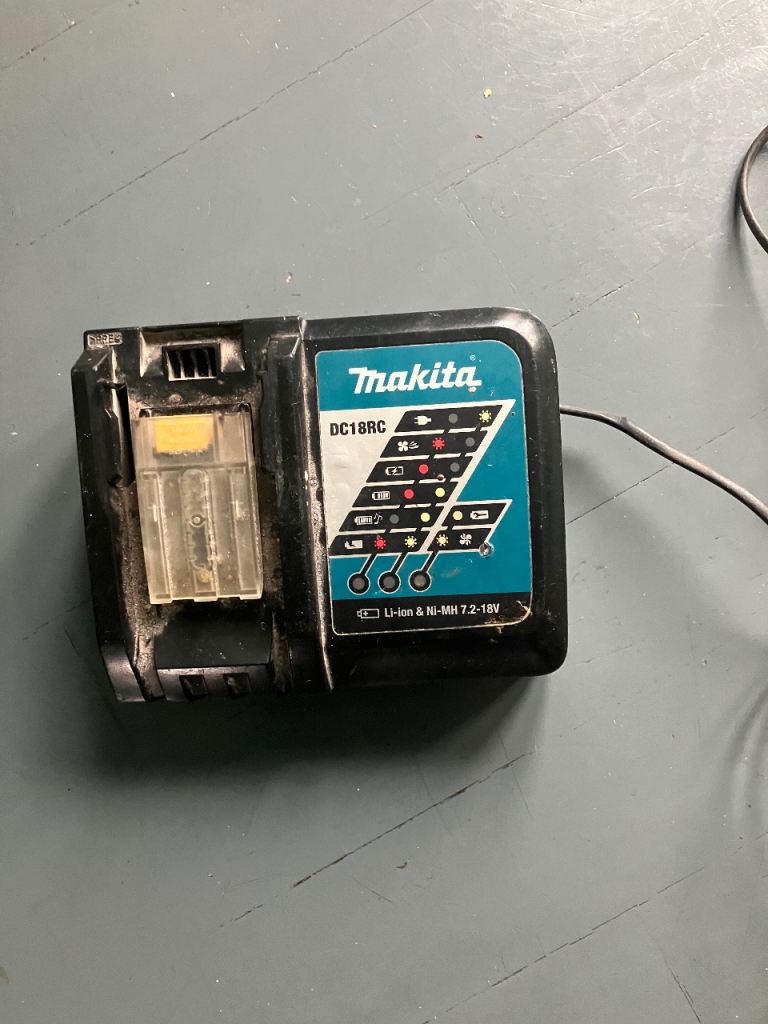Wanted makita 18v battery charger 
