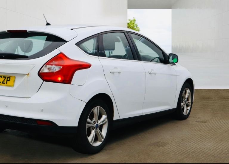 2014 AUTOMATIC  FORD FOCUS 1.6 PETROL* 5 DRS*MOT- 1 YEAR*like vauxhall astra renault megane vw golf 
