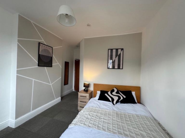 DSS UC LCW PIP BENEFITS DOUBLE ROOM LEEDS