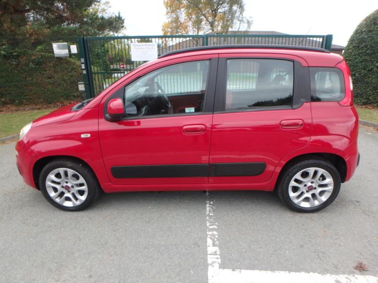 2012 Fiat Panda 1.2 Lounge 5dr..£35 Road Tax HATCHBACK Petrol Manual