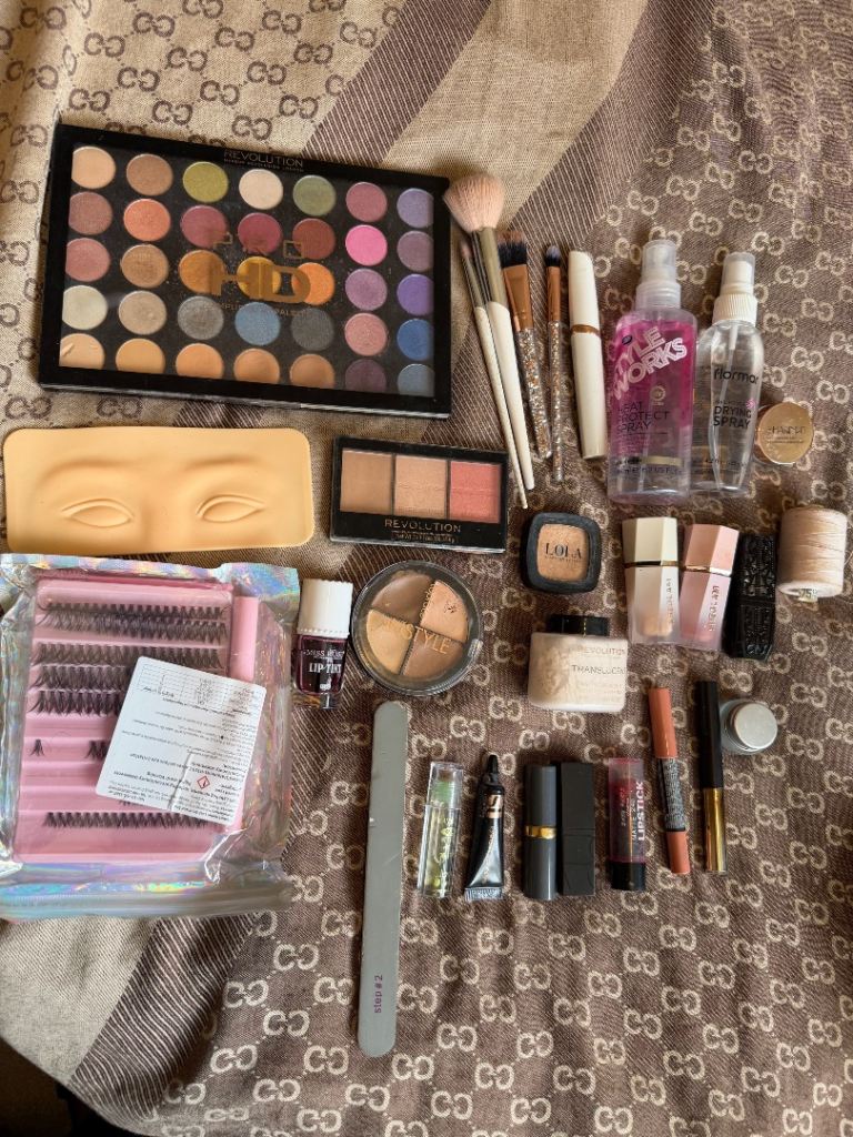 Makeup bundle