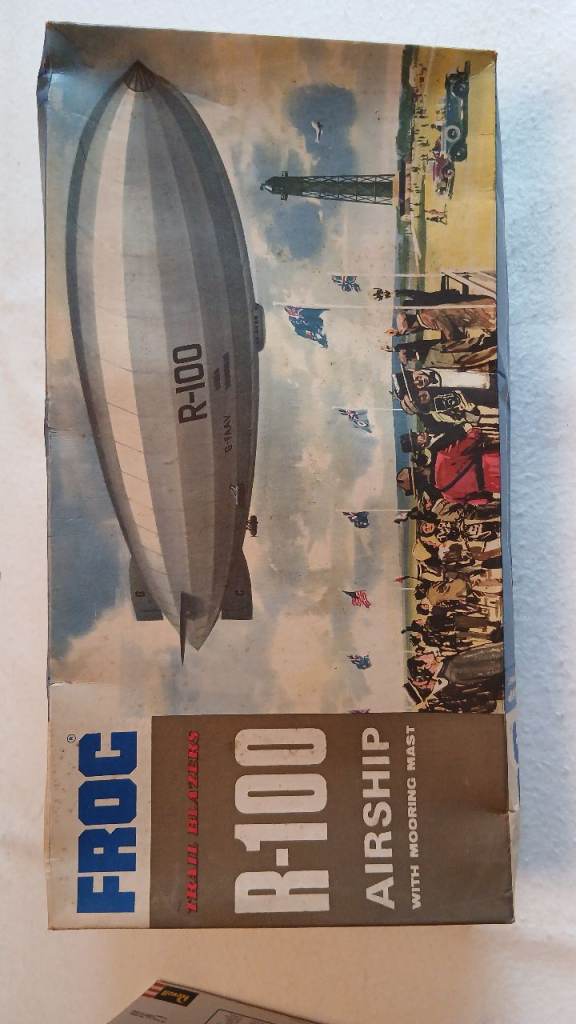 vintage FROG "The Trail Blazers" R-100 Airship model kit (1:500 scale)