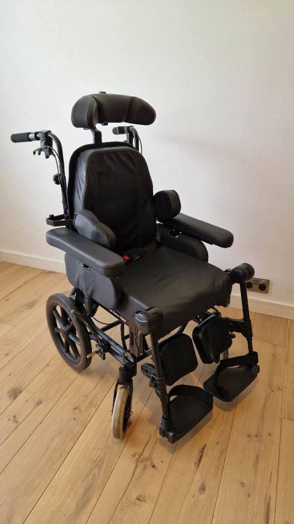 Invacare Rea Azalea Tilt In Space Wheelchair