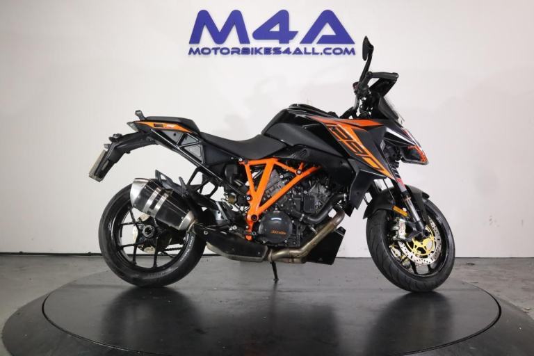 KTM 1290 SUPERDUKE GT 2020