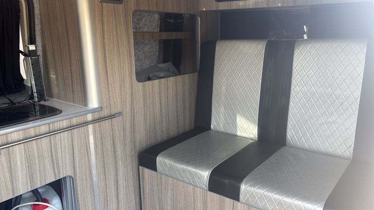 Volkswagen, TRANSPORTER SHUTTLE, Minibus, 2005, Automatic, 2460 (cc)