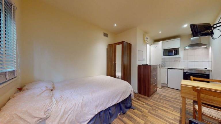 All Bills Included- Studio Flat Behing Kilburn Sta