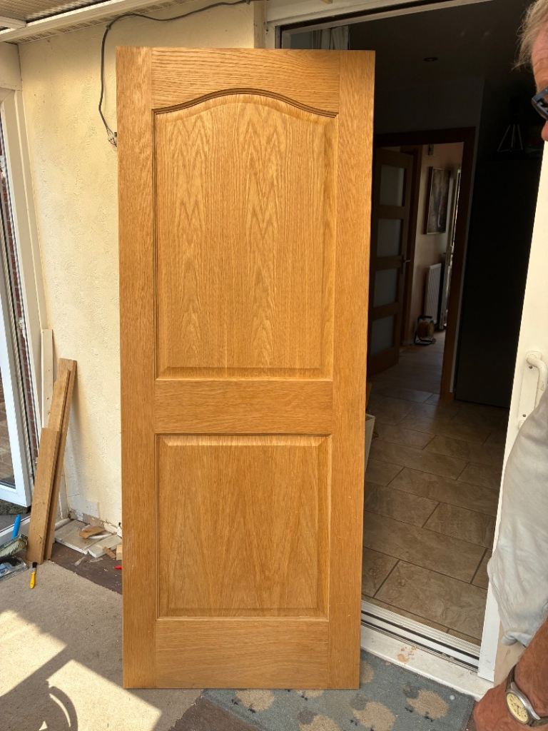 Oak veneer internal door
