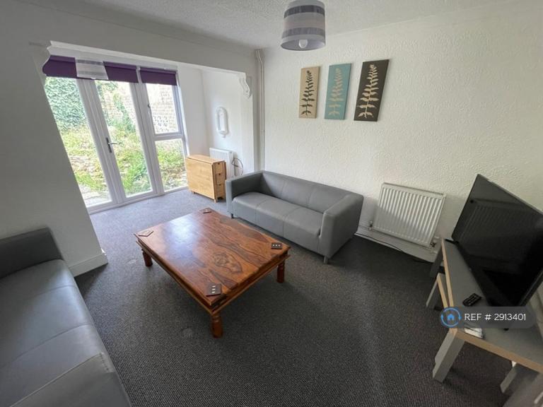 1 bedroom in Headcorn Drive, Canterbury, CT2 (#2913401)