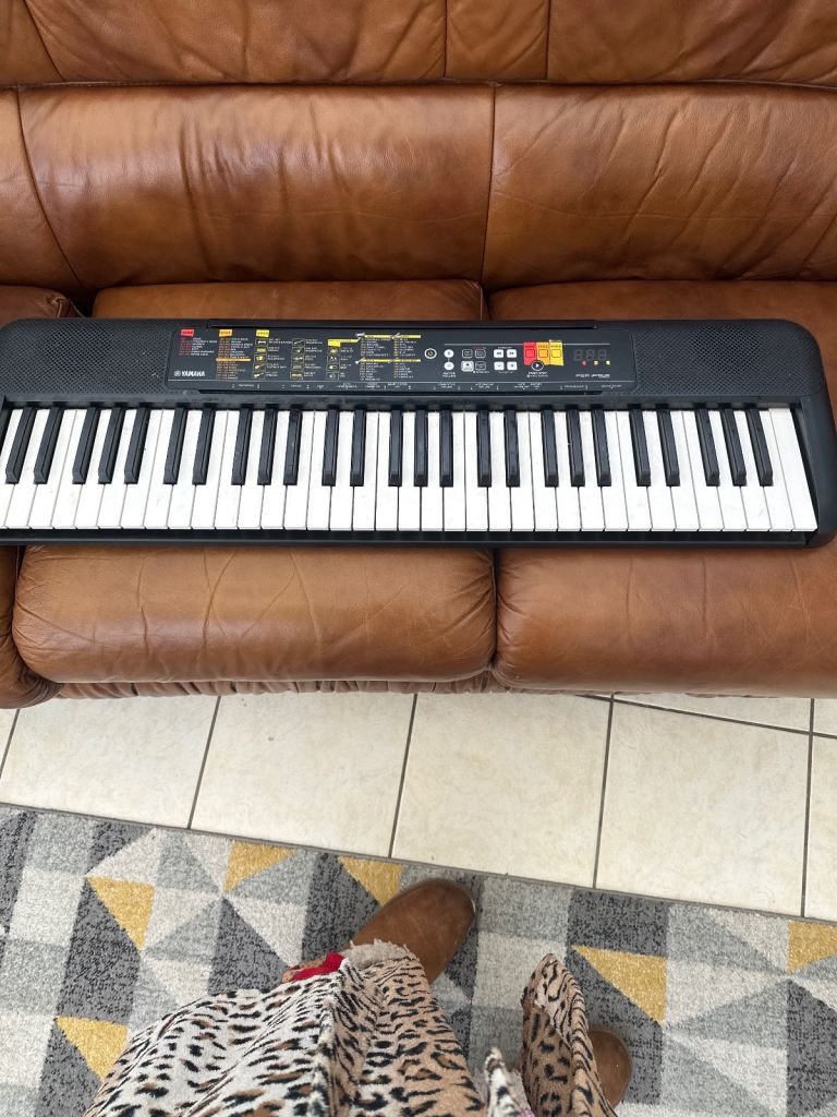 Yamaha Digital Keyboard 