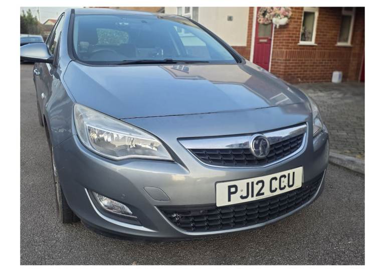 Vauxhall Astra 2012 Automatic Petrol, Cat N