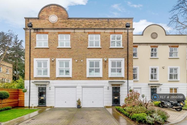 4 bedroom house in The Laurels, Weybridge, KT13 (4 bed) (#2866398)