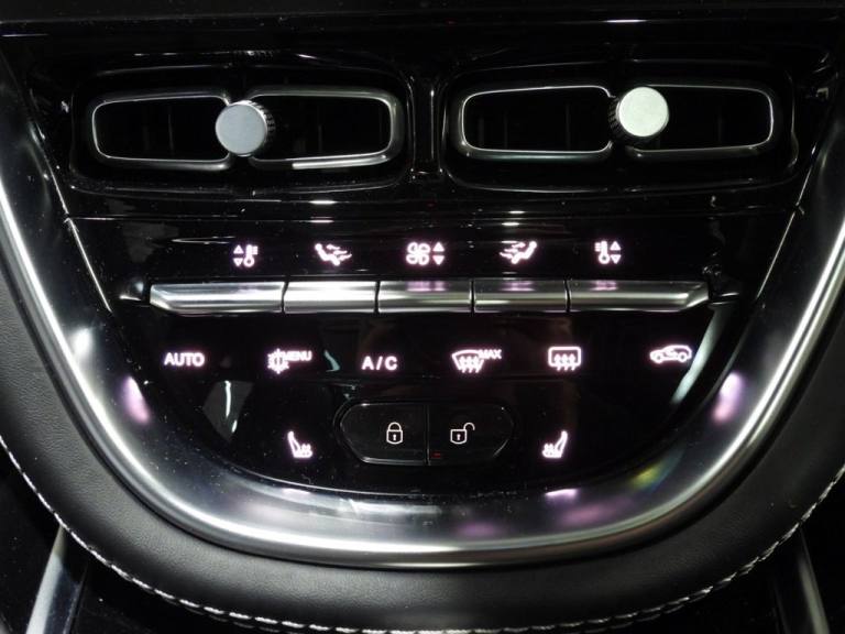 2022 N ASTON MARTIN DBX 4.0 V8 SUV 5DR PETROL AUTO 4WD EURO 6 (S/S) (550 PS)