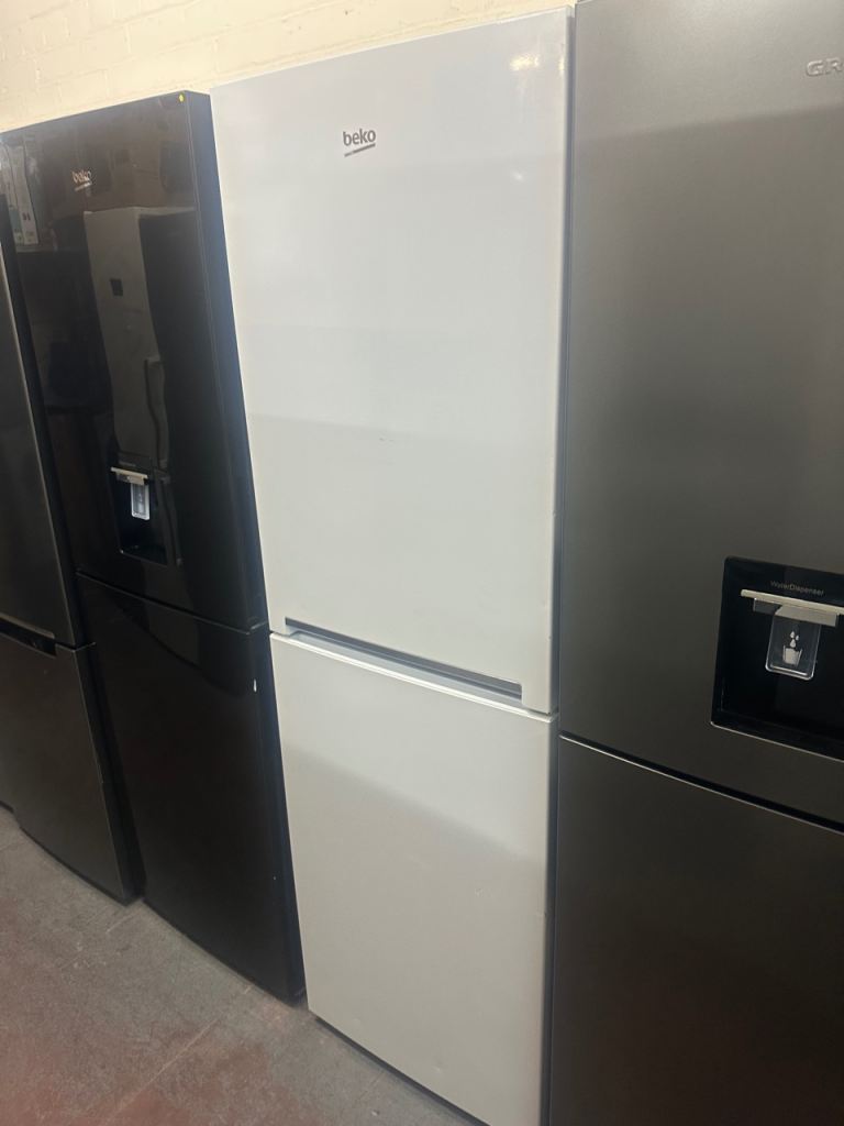 TALL WHITE BEKO FRIDGE FREEZER 
