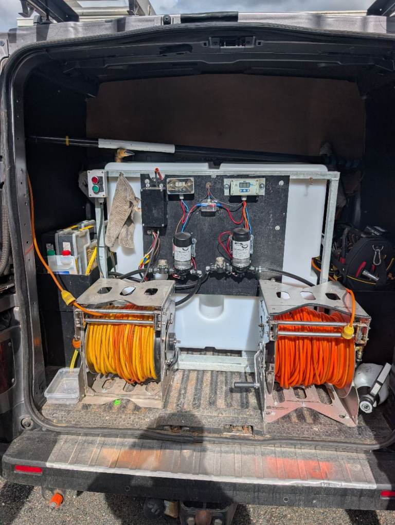 Window cleaning equipment 
