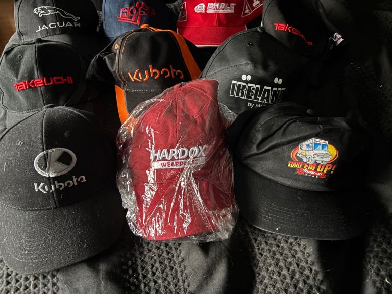 Caps