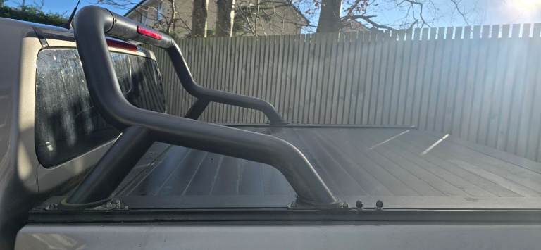 Pickup roller shutter with roll bar truckman roll top 