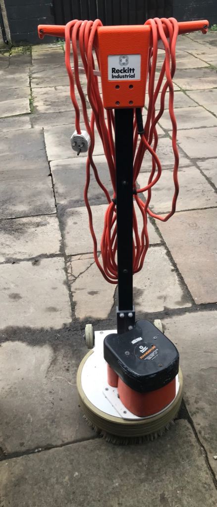 Scrubber carpet cleaner agitater 