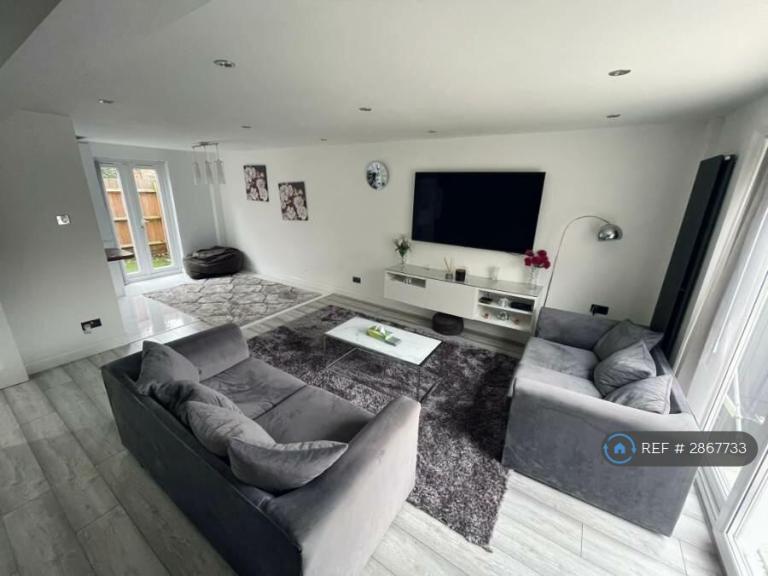 3 bedroom house in Bodle Close, Milton Keynes, MK15 (3 bed) (#2867733)