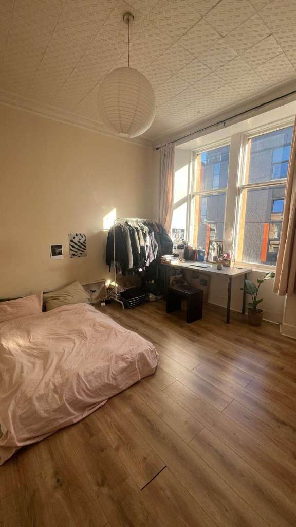 Cozy, spatious Room in City Center