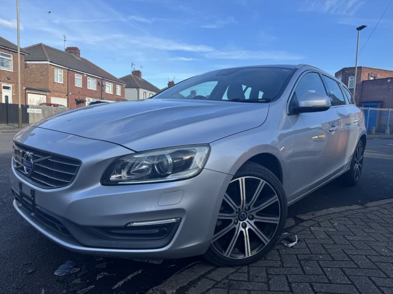 VOLVO V60 Estate (2013 - 2018)1.6 LUX NAV PREMIUM ESTATE PETROL AUTOMATIC 