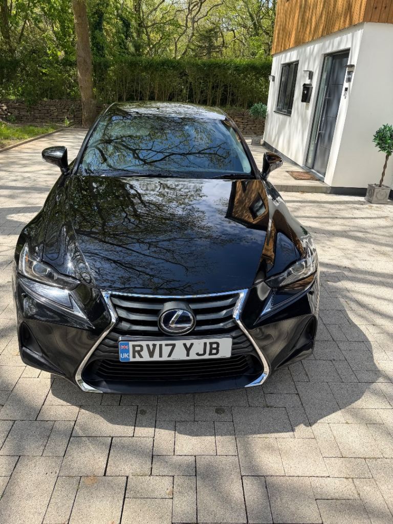 Lexus is300h executive edition 