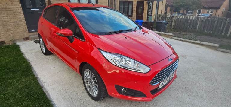 Ford fiesta 1.0 Titanium model full service history