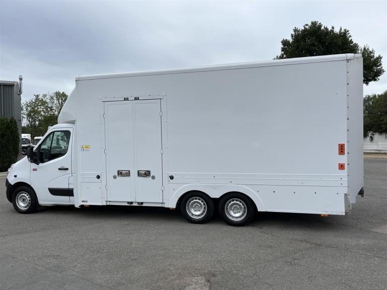 Renault Master Van LUTON BOX IDEAL FOR REMOVALS FURNITURE FOOD TRUCK EXHIBITION