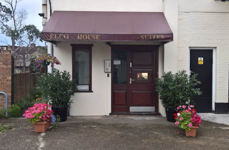 A STUDIO Flat in  Wood Green N22. Newly Renovated Fully Furnished .All bills Inc All  New .