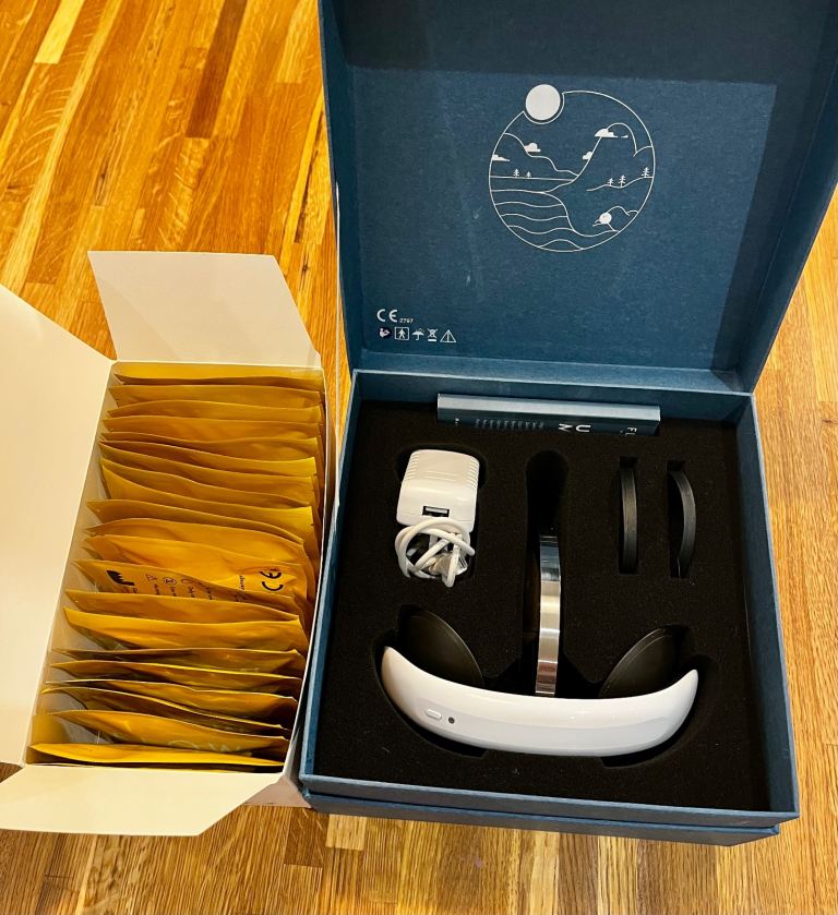 image for Flow neuroscience headset 