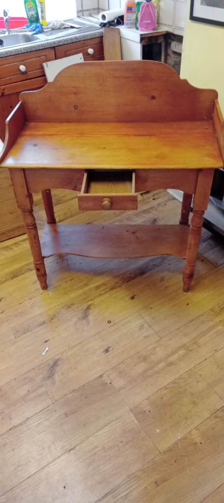Pine wash stand 