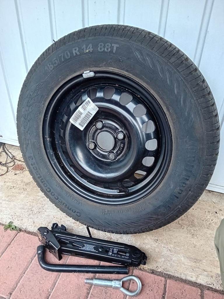 185/70 R14 spare wheel + tyre + jack etc.