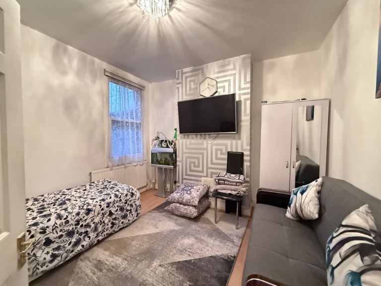 Private room to rent fully furnished 